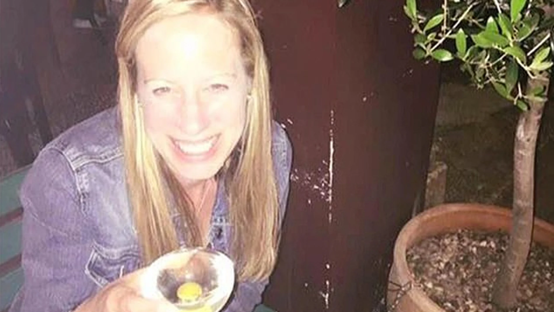Clare Sanders, de 43 años, está acusada de matar a su hija junto a su amante lituano