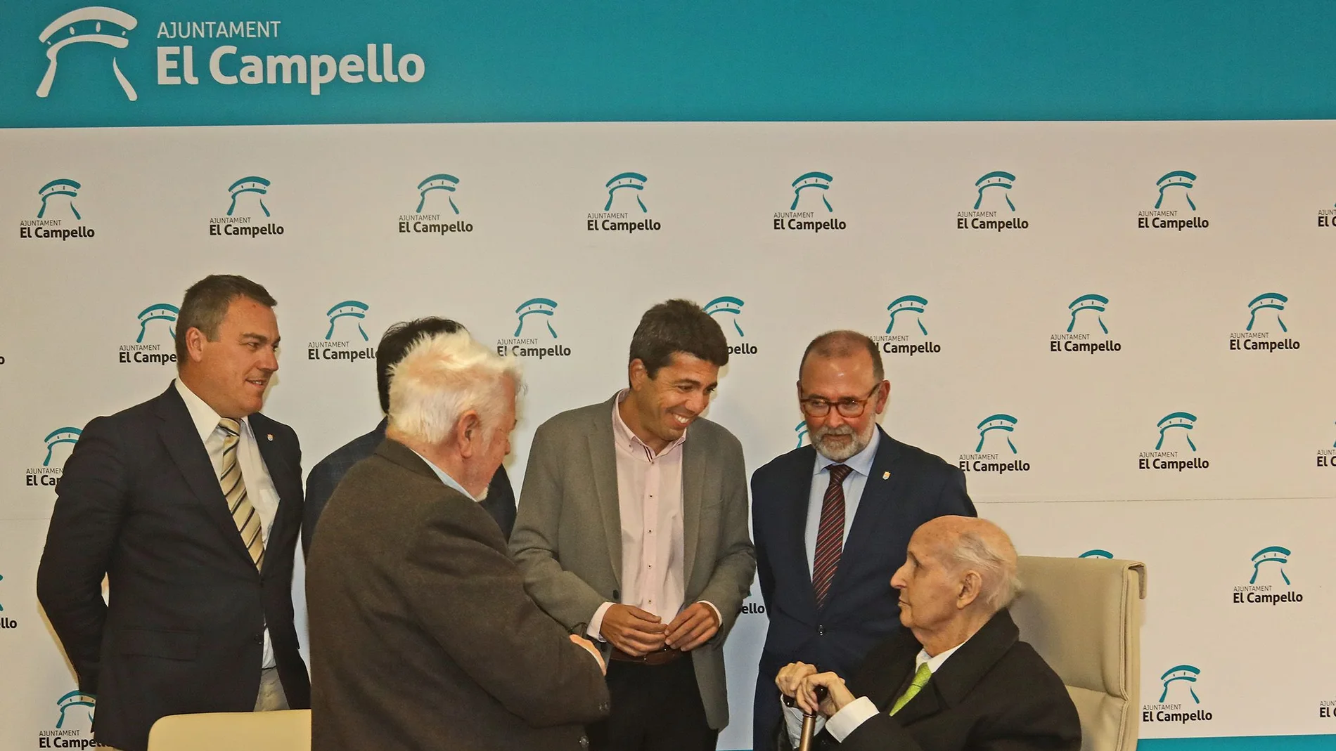 El presidente de la Diputación de Alicante, Carlos Mazón, junto al presidente del Consell Valencià de Cultura, Santiago Grisolía
