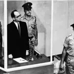 Adolf Eichmann fue capturado en Argentina para posteriormente juzgarle en Israel, como se recoge en la imagen