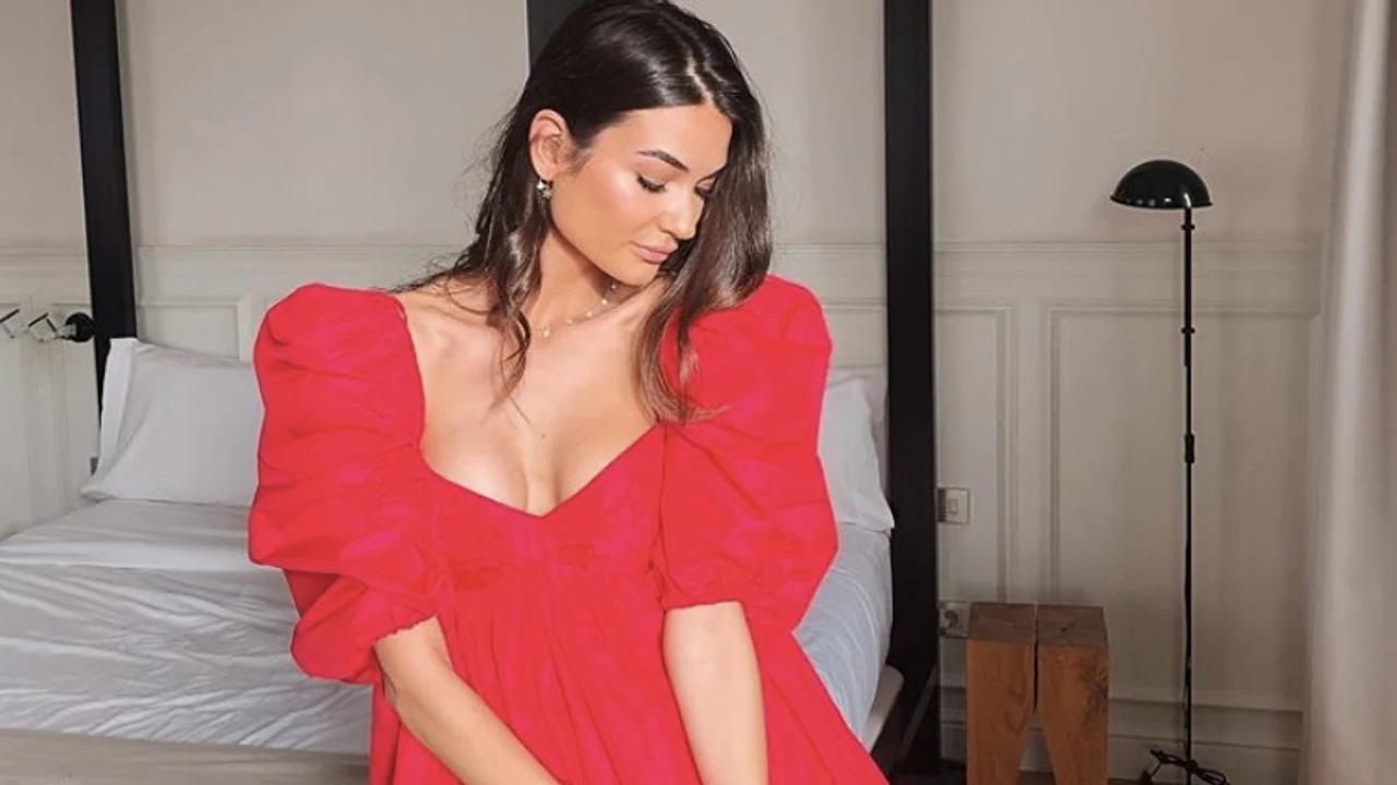 Estela Grande ha dado con el vestido blanco de Bershka (por menos de 30€) que no querrás quitarte durante la desescalada Estela Grande ha dado con el vestido blanco de Bershka (por menos de 30€) que no querrás quitarte durante la desescalada