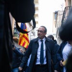 El exconseller de Territorio y Sostenibilidad de la Generalitat Josep Rull, preso en Lledoners por el procés, a su llegada al municipio catalán de Terrassa donde trabajará en Mútua Terrassa en aplicación del artículo 100.2 del reglamento penitenciario, que permite flexibilizar el régimen de prisión pese a estar clasificado en segundo grado, en Terrassa / Barcelona (Catalunya), a 9 de marzo de 2020.09 MARZO 2020;PROCÉS;CATALUNYA;RULL;JOSEP RULLPau Venteo / Europa Press09/03/2020