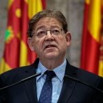 El presidente de la Generalitat, Ximo Puig, ha pedido a Les Corts que convoque un pleno urgente y monográfico sobre las medidas que adoptará la Generalitat para contrarrestar los efectos de la crisis del coronavirus.