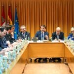 Fernández Mañueco preside la reunión con los alcaldes de municipios de más de 20.000 habitantes y presidentes de diputaciones
