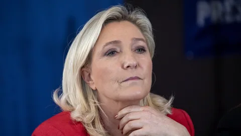 La líder del partido Reagrupación Nacional Marine Le Pen