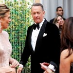 Hollywood (United States), 09/02/2020.- (FILE) Tom Hanks (C) arrives for the 92nd annual Academy Awards ceremony at the Dolby Theatre in Hollywood, California, USA, 09 February 2020 (reissued 12 March 2020). According to media reports, Tom Hanks and his wife Rita Wilson have tested positive for the new coronavirus in Australia. (Estados Unidos) EFE/EPA/DAVID SWANSON