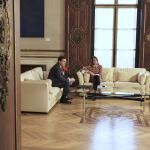 El presidente de la Junta de Andalucía, Juanma Moreno, se reúne con la líder del PSOE en la comunidad, Susana Díaz, en el Palacio de San Telmo para explicarle las medidas que se van a tomar respecto al coronavirus / Manuel Olmedo