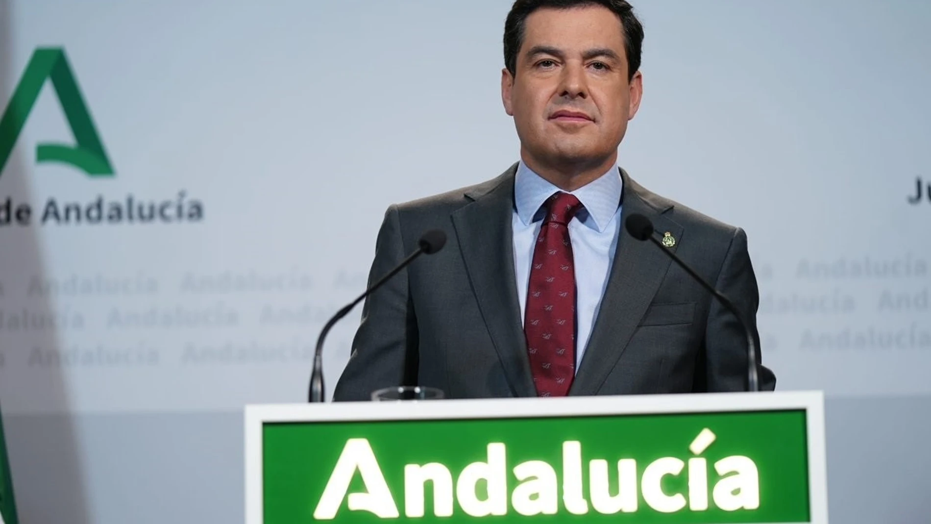 El presidente de la Junta de Andalucía, Juanma Moreno, compareció ayer tras el gabinete de crisis