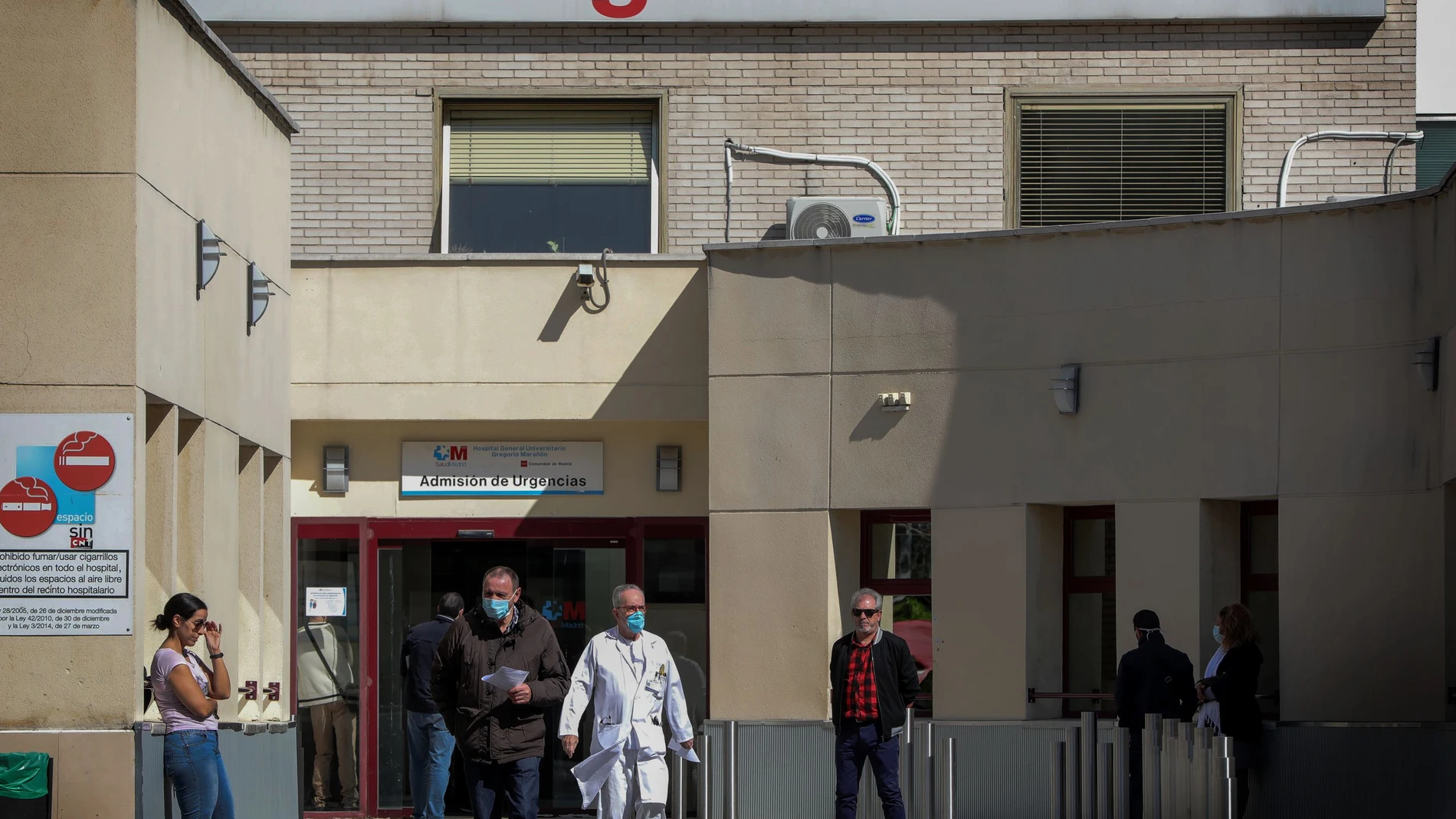 Entrada de urgencias del Hospital Gregorio Marañón, en Madrid