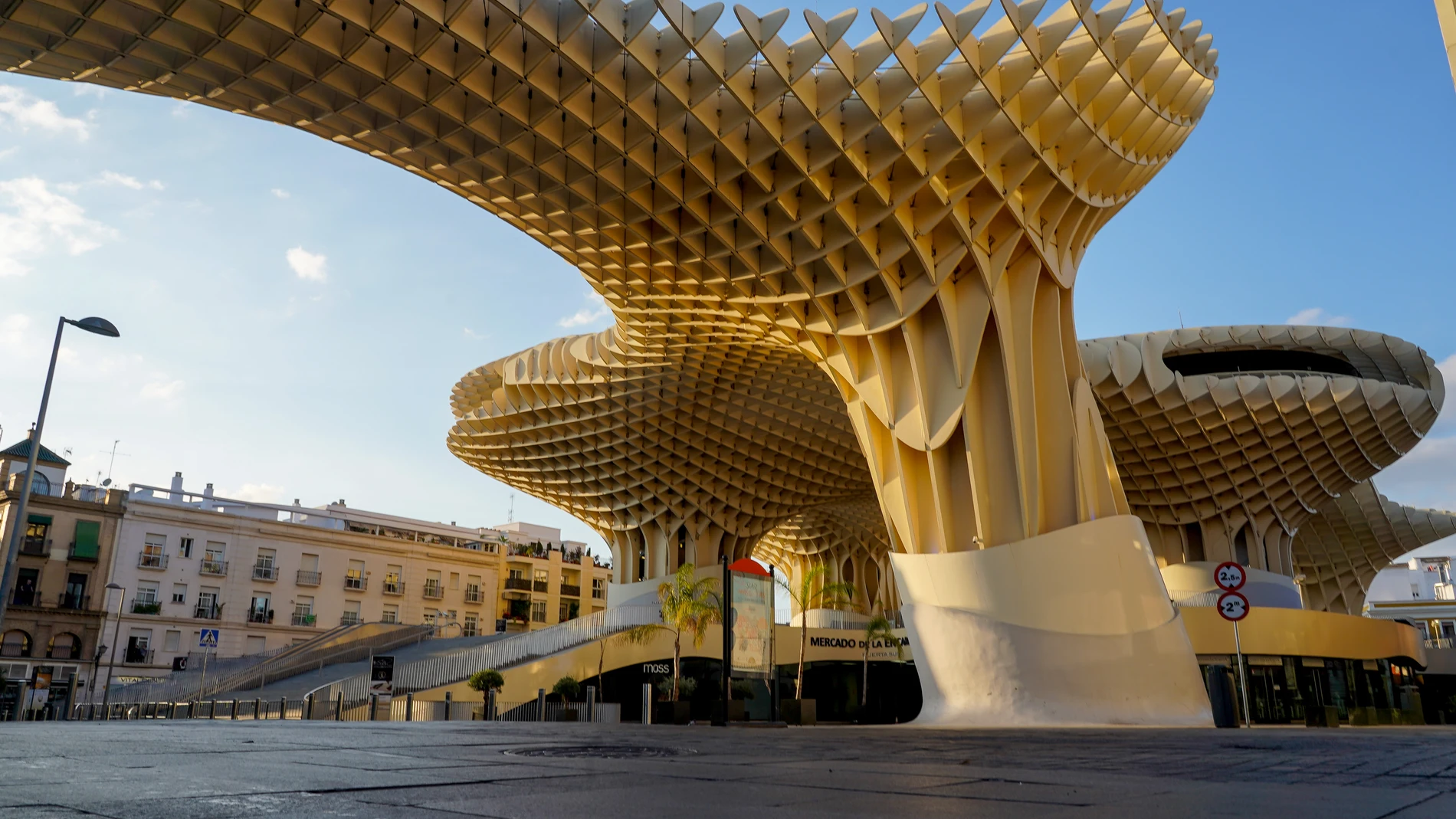 Sevilla vacía por el estado de alarma