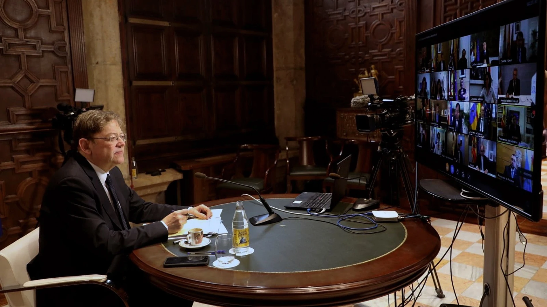 El president Puig participa en la videoconferencia del presidente del Gobierno