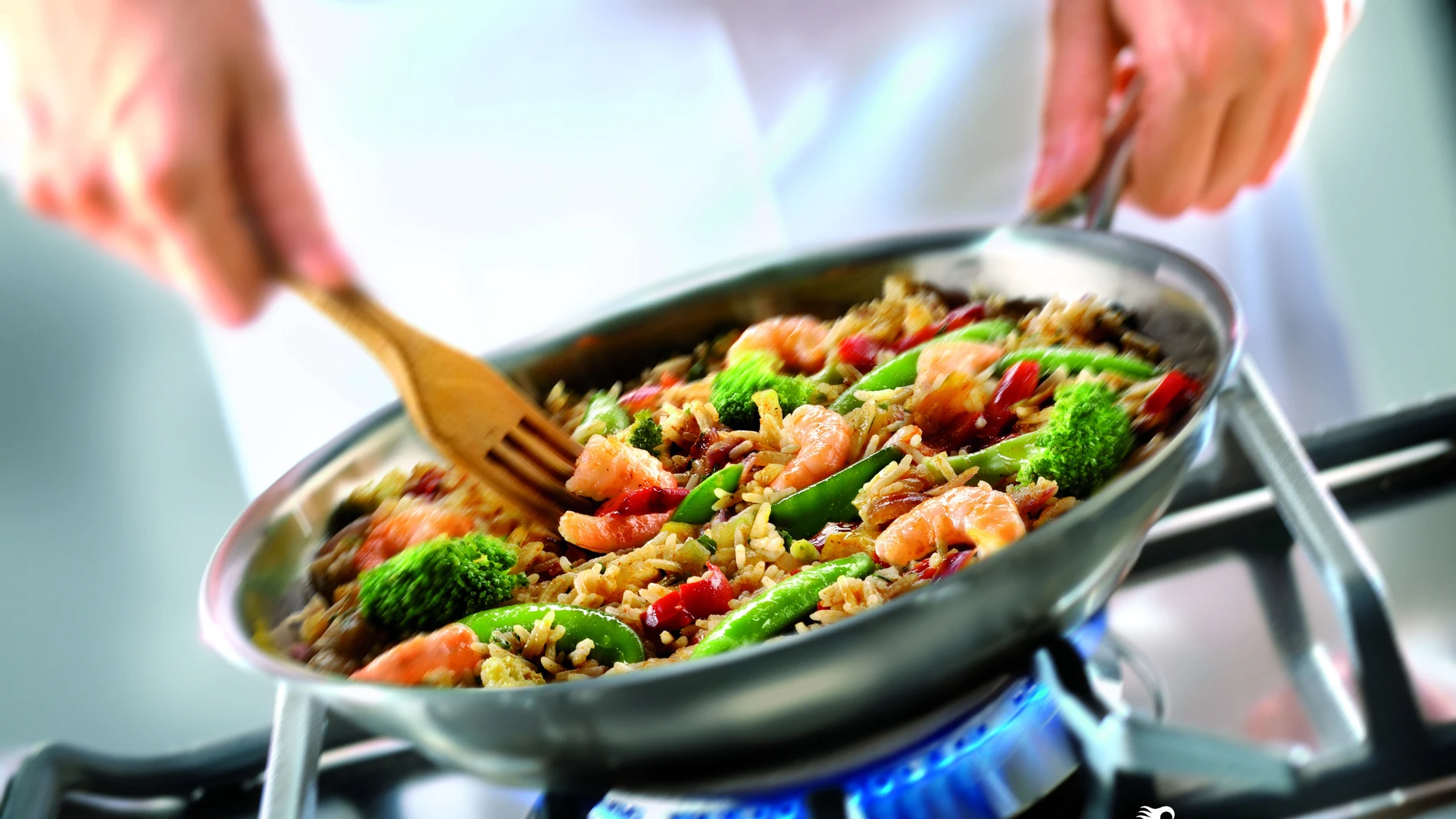El salteado de verduras y langostinos, de La Sirena, es uno de los alimentos congelados que debemos tener en casa durante esta cuarentena