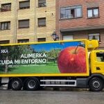 Camión de suministro de los supermercados Alimerka