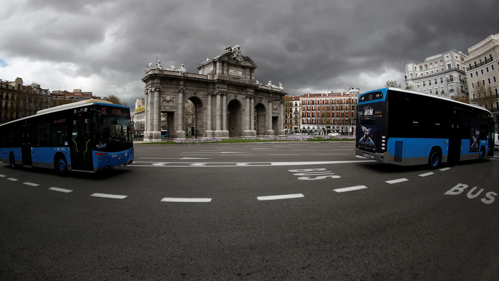 Madrid amanece vacío en el primer día laborable tras declararse el estado de alarma