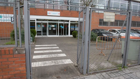 Puertas de uno de los centros de salud de Madrid