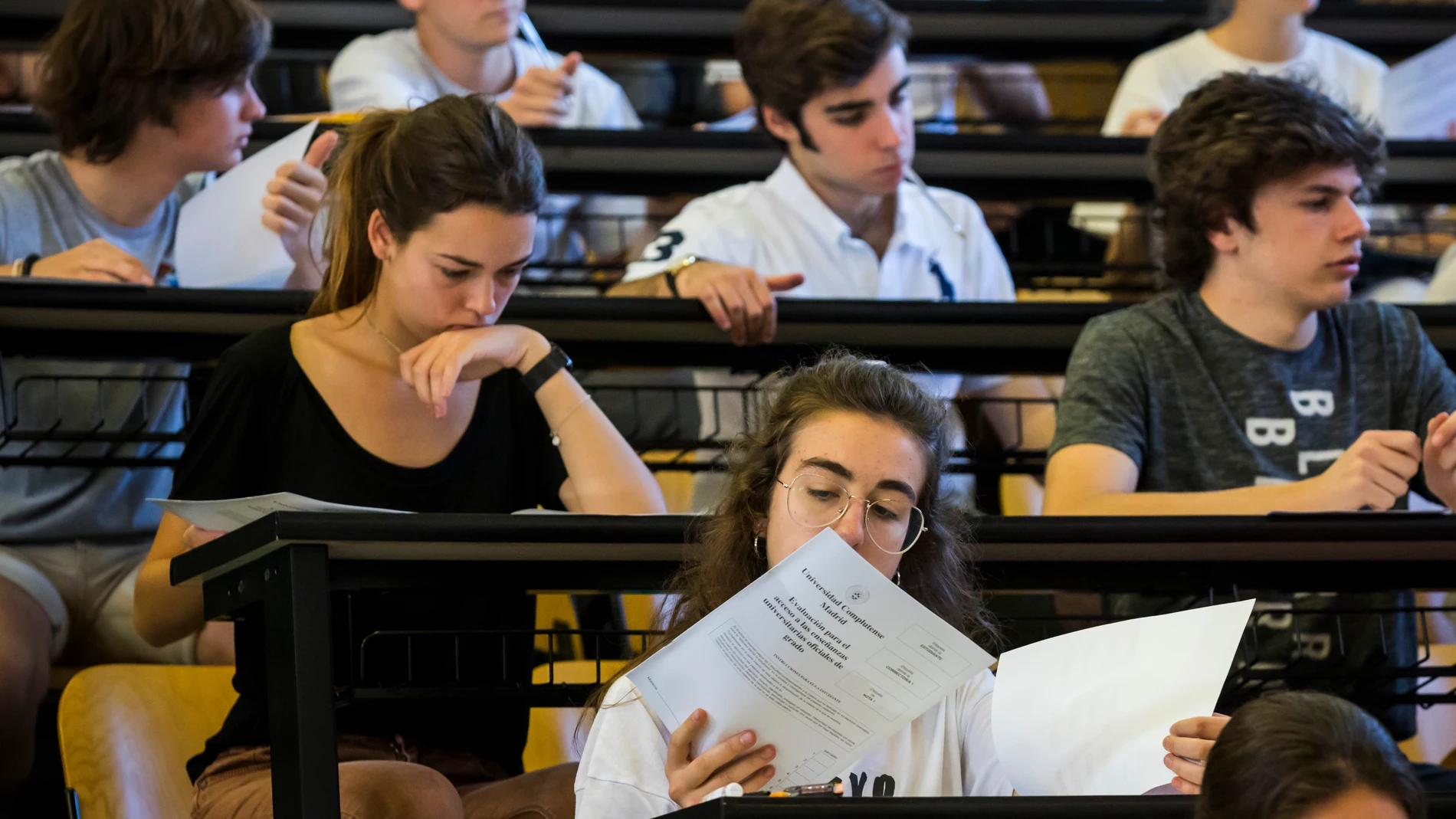 Estudiantes en el inicio de la Prueba de la EBAU (Selectividad) en la Facultad de Odontología de la UCM de Madrid