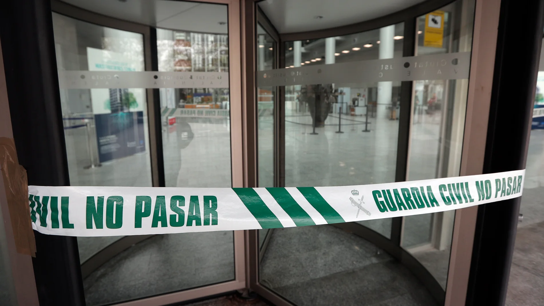 Desalojan la Ciudad de la Justicia de València para su desinfección urgente