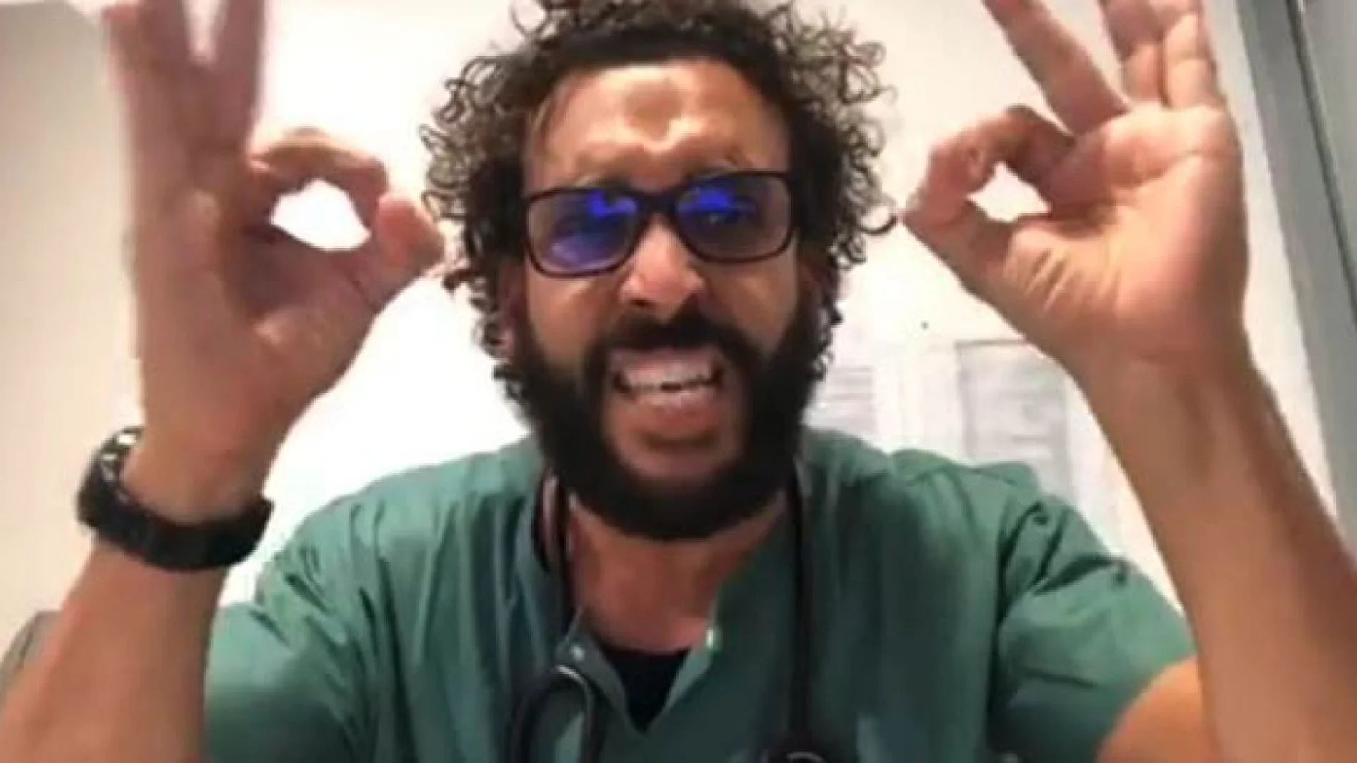 'Spiriman', el médico de Granada viral / YouTube