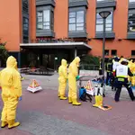  Coronavirus: 40 dotaciones de bomberos acuden a la residencia Monte Hermoso para iniciar su desinfección