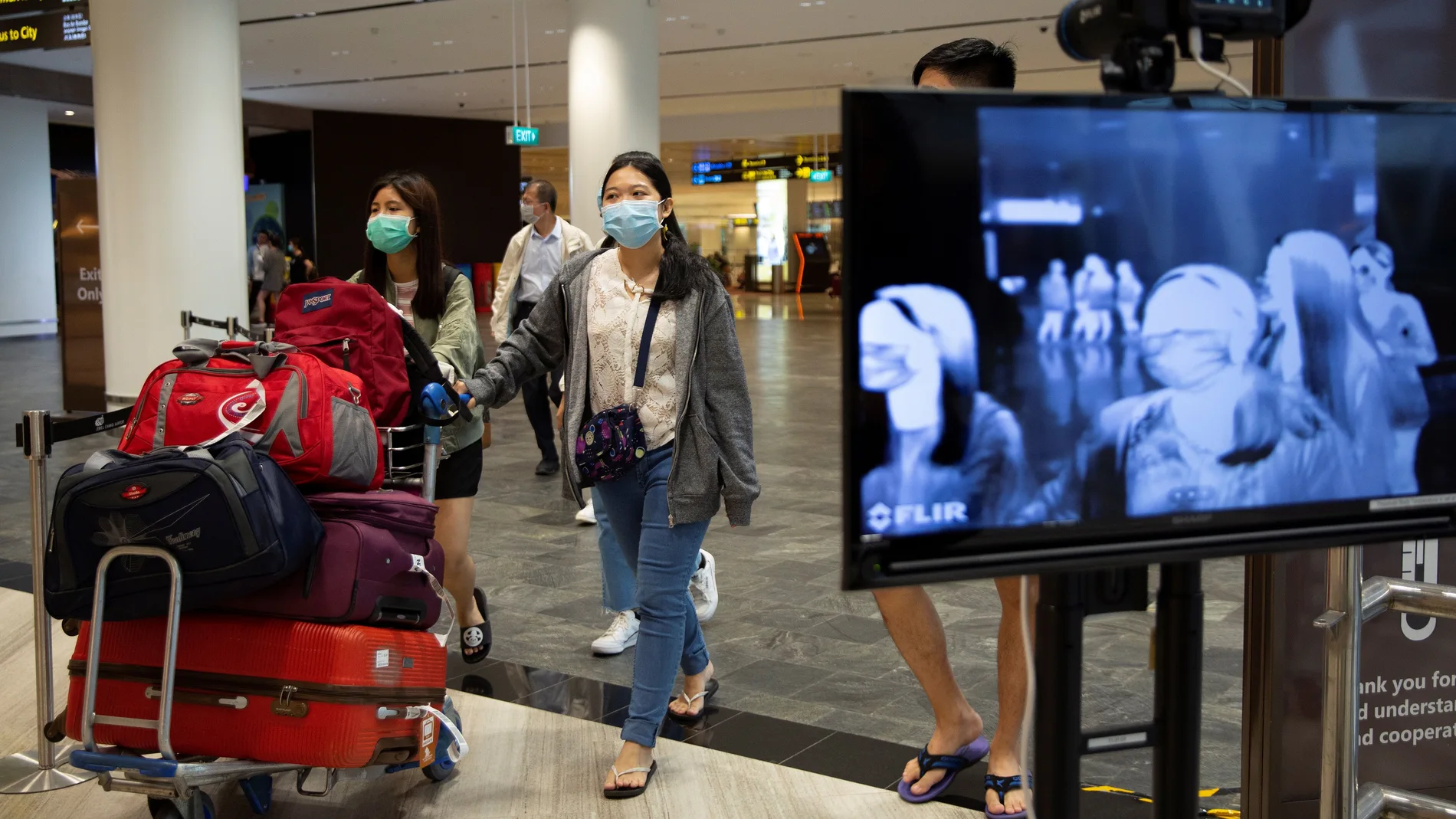 Residentes de Singapur dijeron que aplacen todos los viajes al extranjero debido a la pandemia de coronavirus