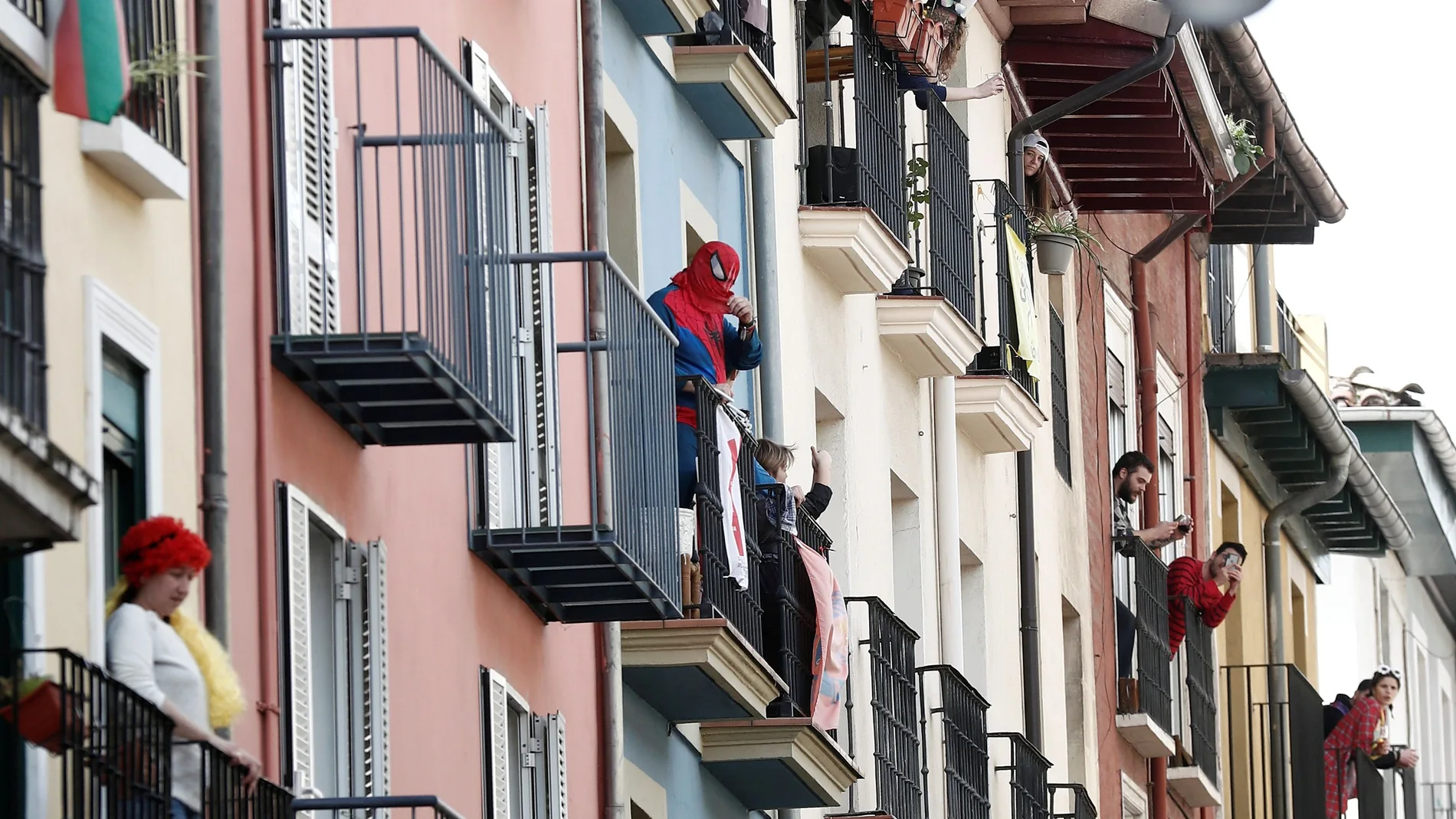 Vecinos del casco viejo de Pamplona quedada "vermuth"