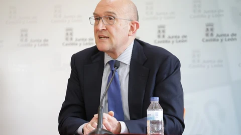 El consejero de Agricultura, Ganadería y Desarrollo Rural de Castilla y León, Jesús Julio Carnero