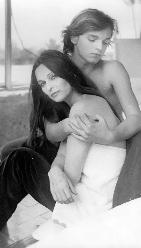 Lucía y Miguel Bosé siempre desprendieron una conexión especial. Aquí, en una imagen de los años 70