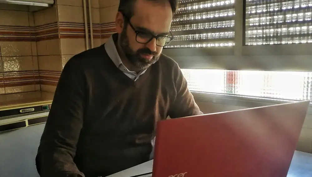 El portavoz de Vox en las Cortes, Jesús García Conde, en su casa de Valladolid