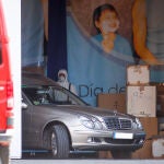 Los trabajos de mantenimiento y custodia de cadáveres de las víctimas de coronavirus en el Palacio de Hielo continúan sin descanso