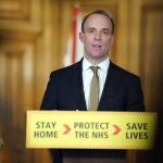 El ministro de Exteriores, Dominic Raab, en la rueda de prensa diaria sobre el Covid-19