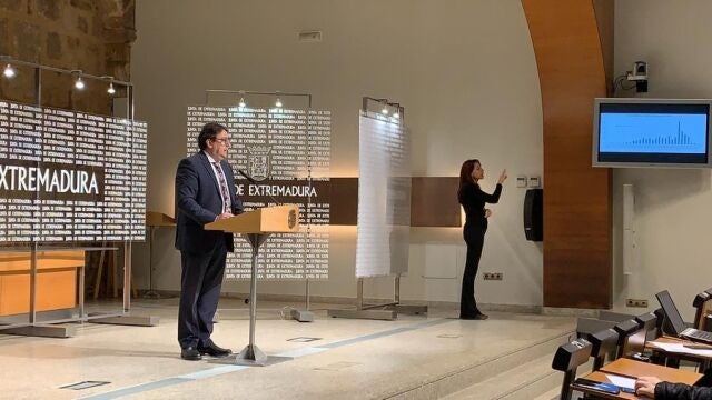 El consejero de Sanidad extremeño, José María Vergeles, en una comparecencia para informar sobre la evolución del coronavirus en la región