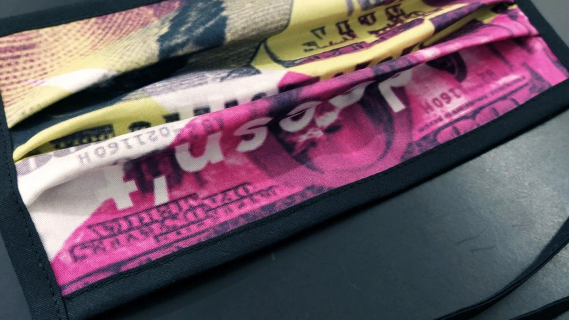 Las firmas de moda se centran en la única prenda del momento: las mascarillas