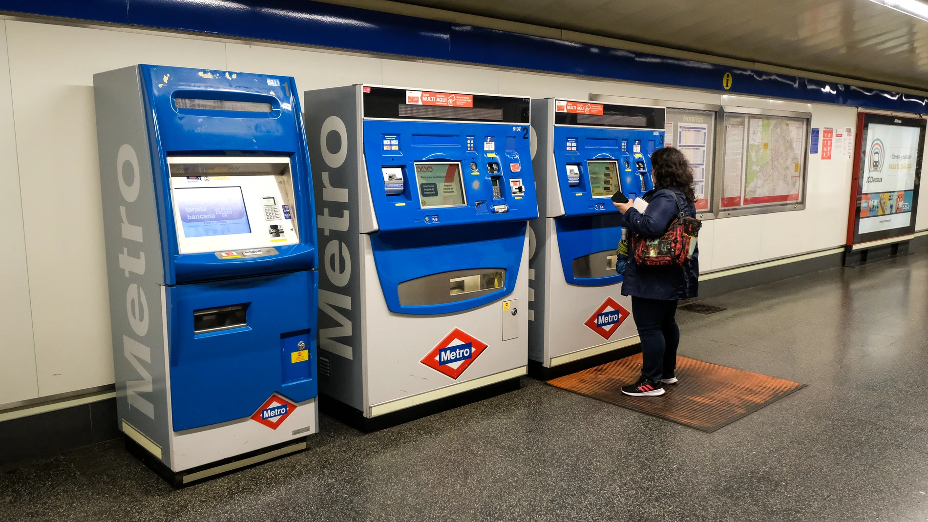Poca afluencia en el Metro de Madrid durante la tercera semana de confinamiento por coronavirus