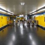 Tornos vacíos en una de las estaciones de Metro de Madrid