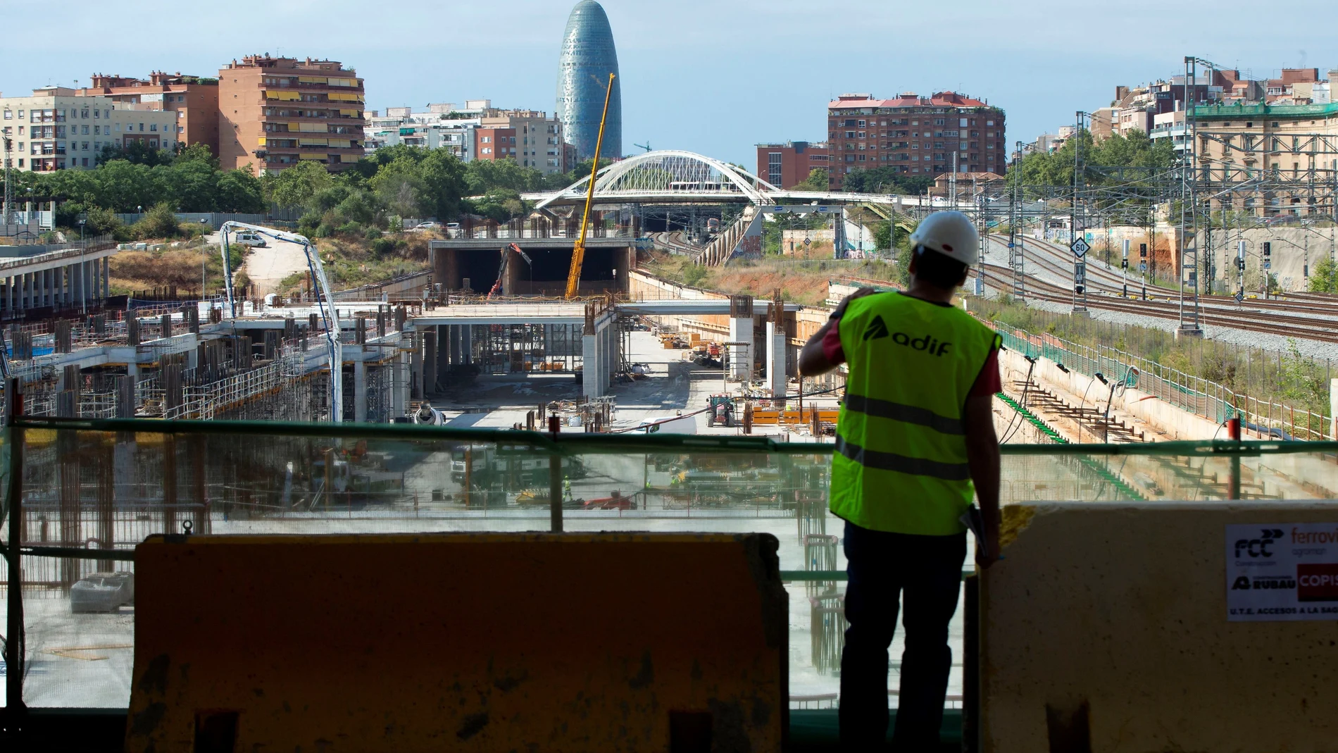Vista general del estado de las obras de la futura estación del AVE de La Sagrera (Barcelona).