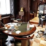 El presidente Ximo Puig ha mantenido una videoconferencia con representantes empresariales y sindicales para abordar actuaciones de carácter socioeconómico ante la situación de emergencia causada por el coronavirus.