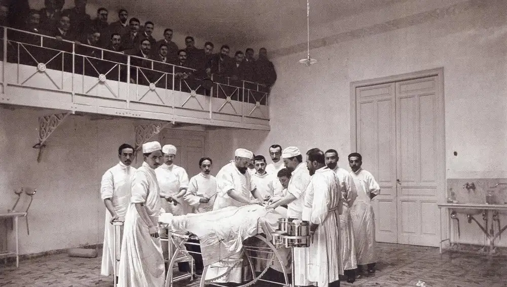 Imagen del antiguo hospital madrileño de San Carlos