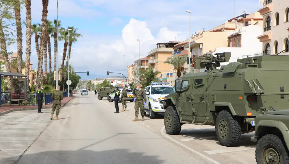 La Legión en las calles de Torrox