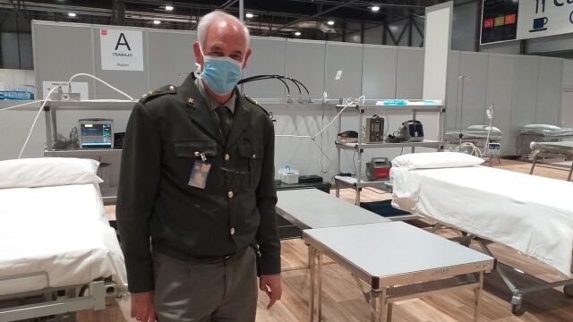 El coronel Fernando Juste en la UCI de Ifema