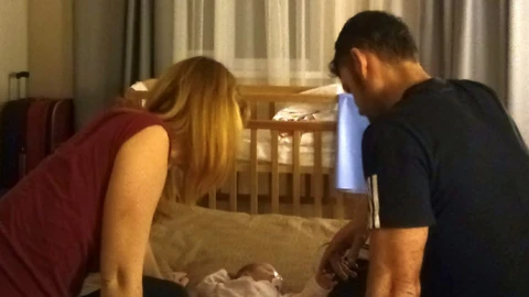 Ana y su pareja en Kiev, junto a su hija nacida por gestación subrogada