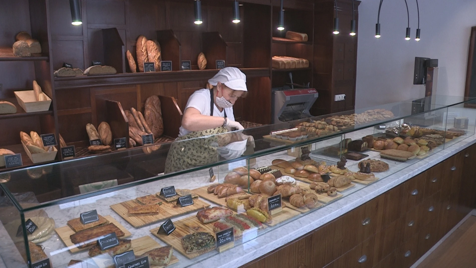 Los valencianos compran un 60 % menos de pan en los hornos tradicionales