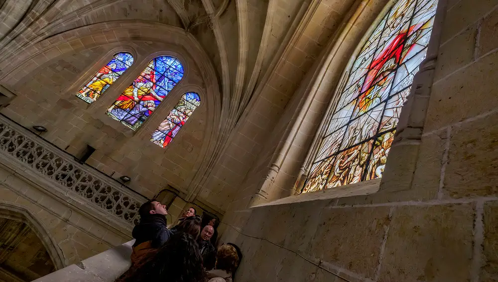 Una Semana Santa en casa a través de las vidrieras de la catedral de Segovia