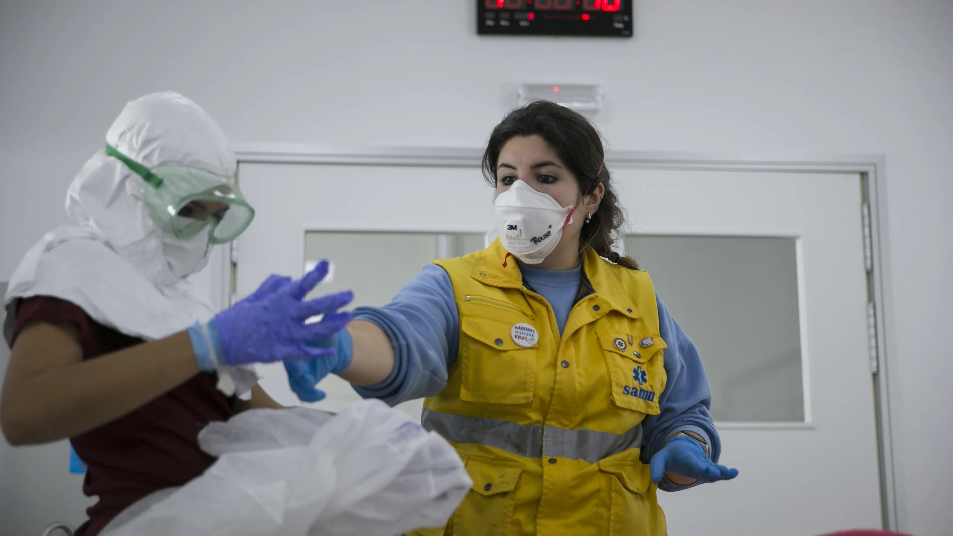 SAMU forma a personal sanitario y voluntarios en Sevilla para protegerse del coronavirus