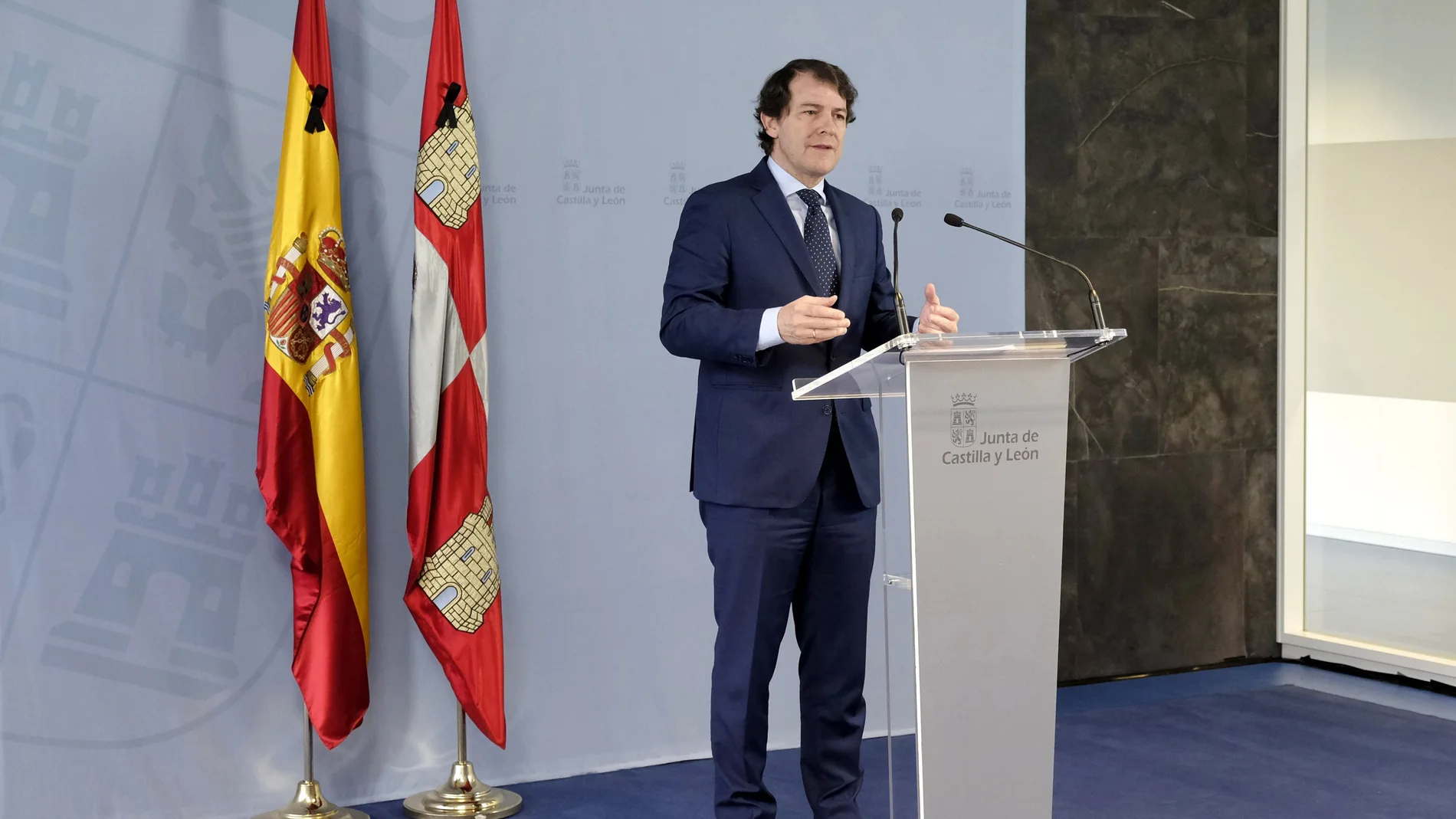 El presidente de la Junta, Alfonso Fernández Mañueco, comparece tras reunirse por videoconferencia con Sánchez y el resto de responsables autonómicos