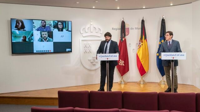 El presidente de la Región de Murcia, Fernando López Miras, y el consejero de Salud, Manuel Villegas