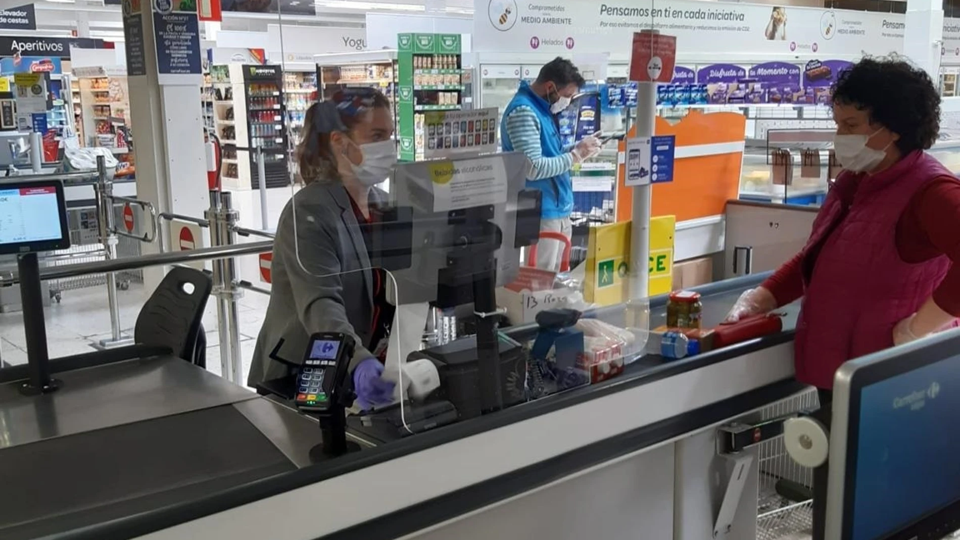 Economía.- Carrefour abonará 200 euros a sus trabajadores de hiper y súper