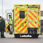 El número de muertes por el covid-19 en el Reino Unido alcanza 5.373. en la imagen, una ambulancia en Londres06/04/2020 ONLY FOR USE IN SPAIN