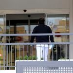 Un trabajador de una residencia ubicada en la provincia de Sevilla