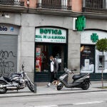 Los farmacéuticos están en primera línea de lucha frente al virus