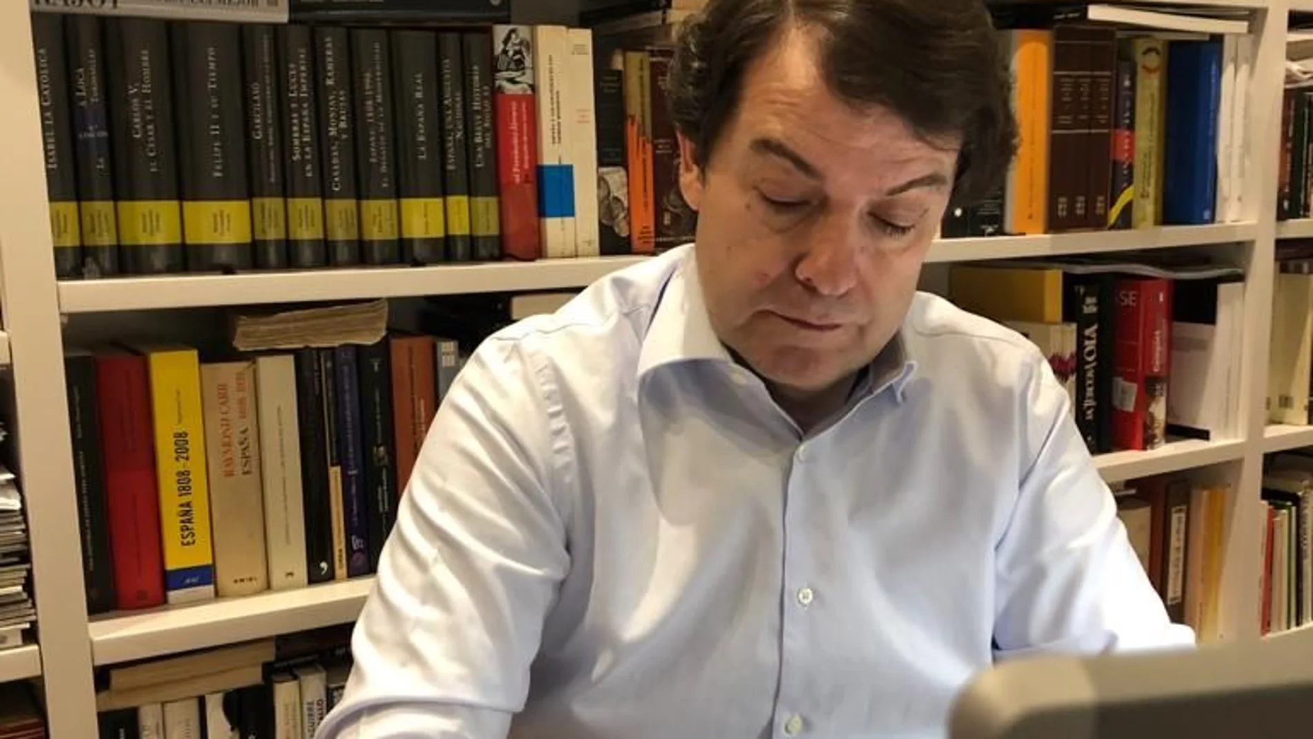 Videoconferencia del presidente de Castilla y León, Alfonso Fernández Mañueco, con los responsables de Cermi