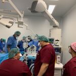 Un equipo médico prueba el dispositivo Respira